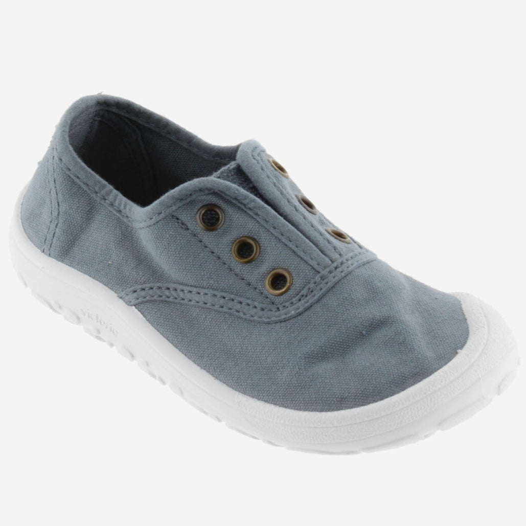 Moderner Slip-On-Sneaker in rauchblauem Farbton mit trendigem Design
