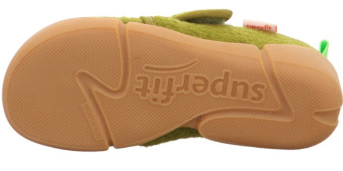 Der superfit Hausschuh VENTI 6701-70 in Oliv, perfekt für entspannte Tage zu Hause, mit stabiler Sohle und stilvollem Design