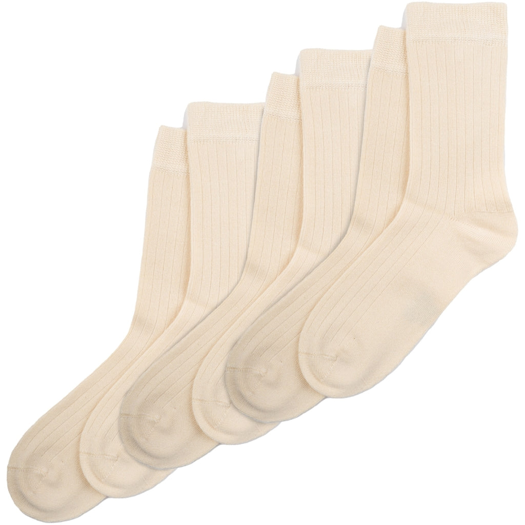 Three-pack of offwhite bamboo socks - a sustainable and comfortable choice