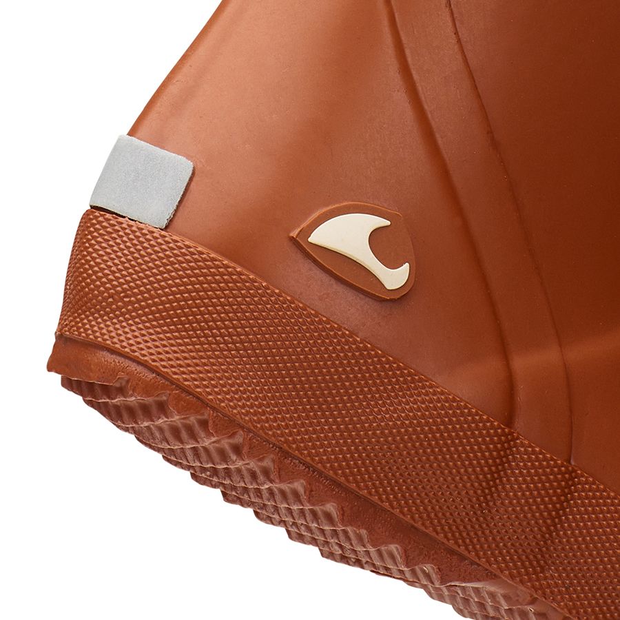 The VIKING Gummistiefel ALV INDIE - rost waterproof rubber boots are a stylish and functional choice for staying dry in rainy conditions