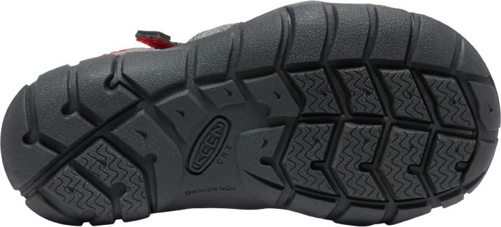 KEEN Halbsandale SEACAMP II CNX - grau / rot - Action shot of the sandal being worn during outdoor activities