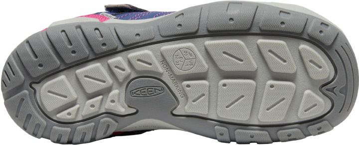 KEEN Halbschuh KNOTCH PEAK CNX - blaubeere - pink in action on rugged trail with hiker