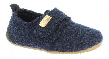 Cozy and stylish LIVING KITZBÜHEL Hausschuh 3821-590 navy slipper for men