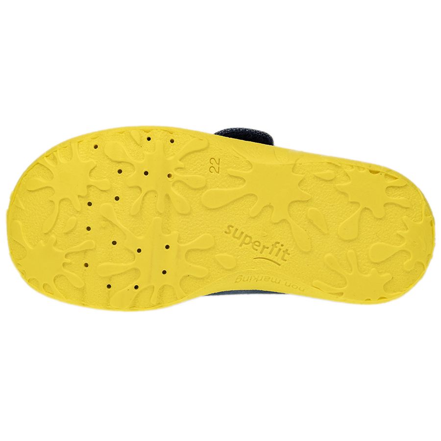 Comfortable and stylish SUPERFIT Hausschuh SPOTTY 9254-807 in jeans color featuring a Dampflok design