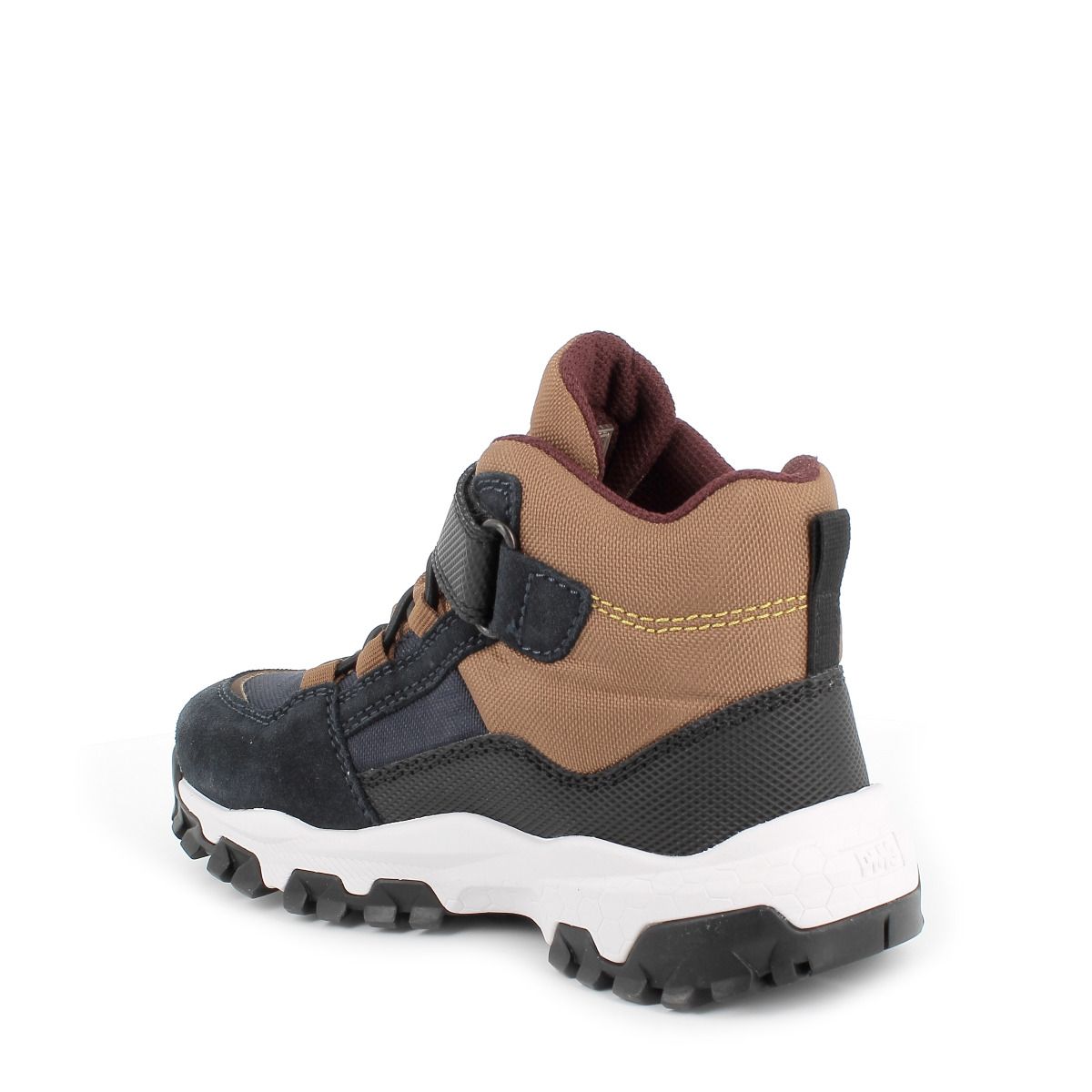 Waterproof GORE-TEX material with reliable MICHELIN outsole