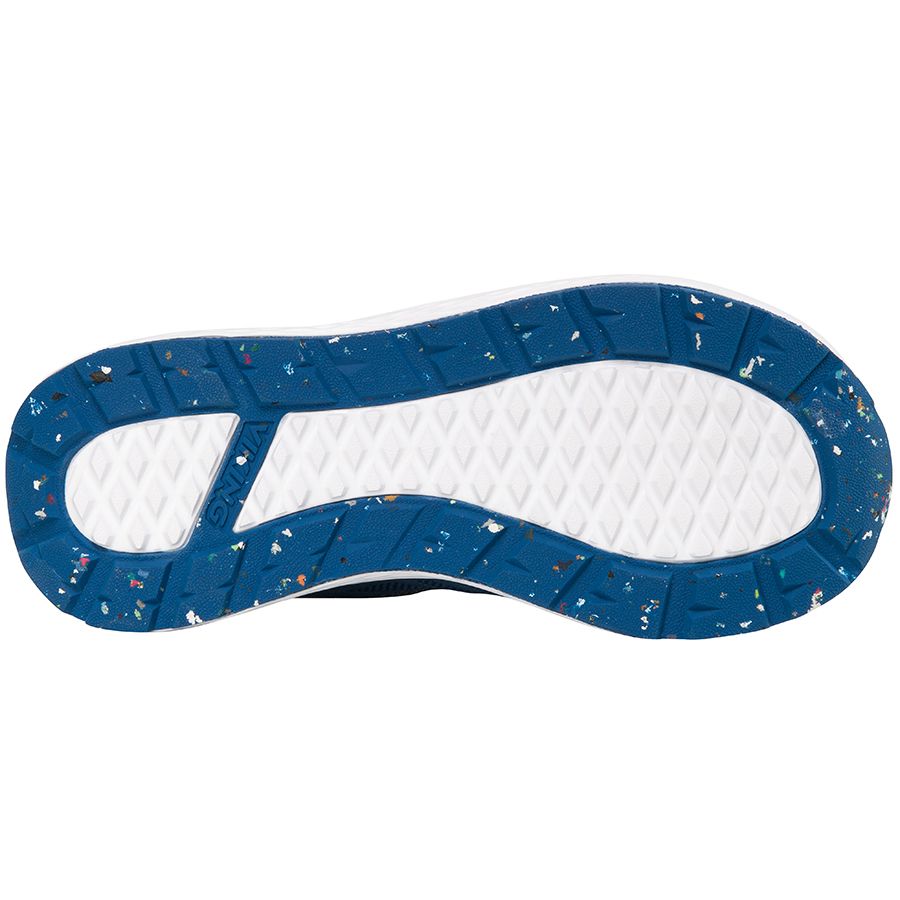 Person wearing the VIKING GORE-TEX Halbschuh VEME GTX - blau shoe while trekking through a rocky mountain trail