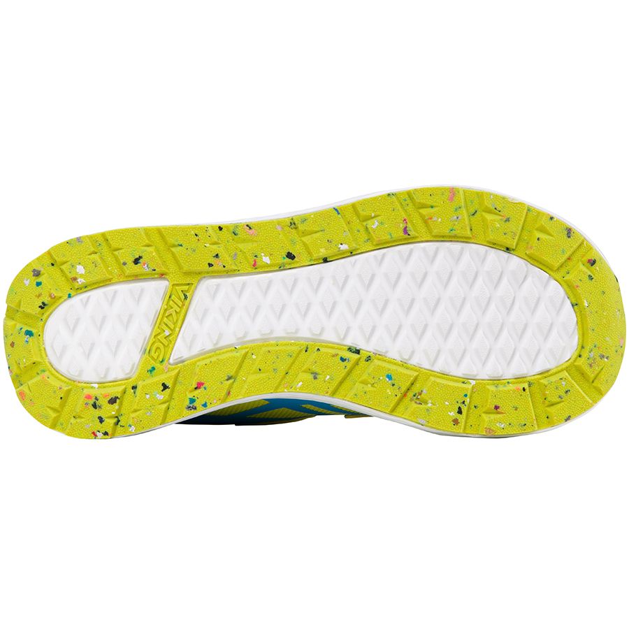 A high-performance VIKING GORE-TEX Halbschuh VEME GTX in lime and blue