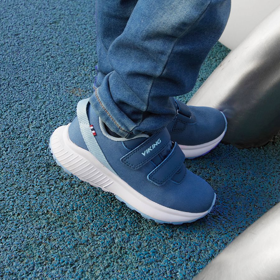 Pair of VIKING Halbschuh AERY JOLT LOW sneakers in stylish jeans color