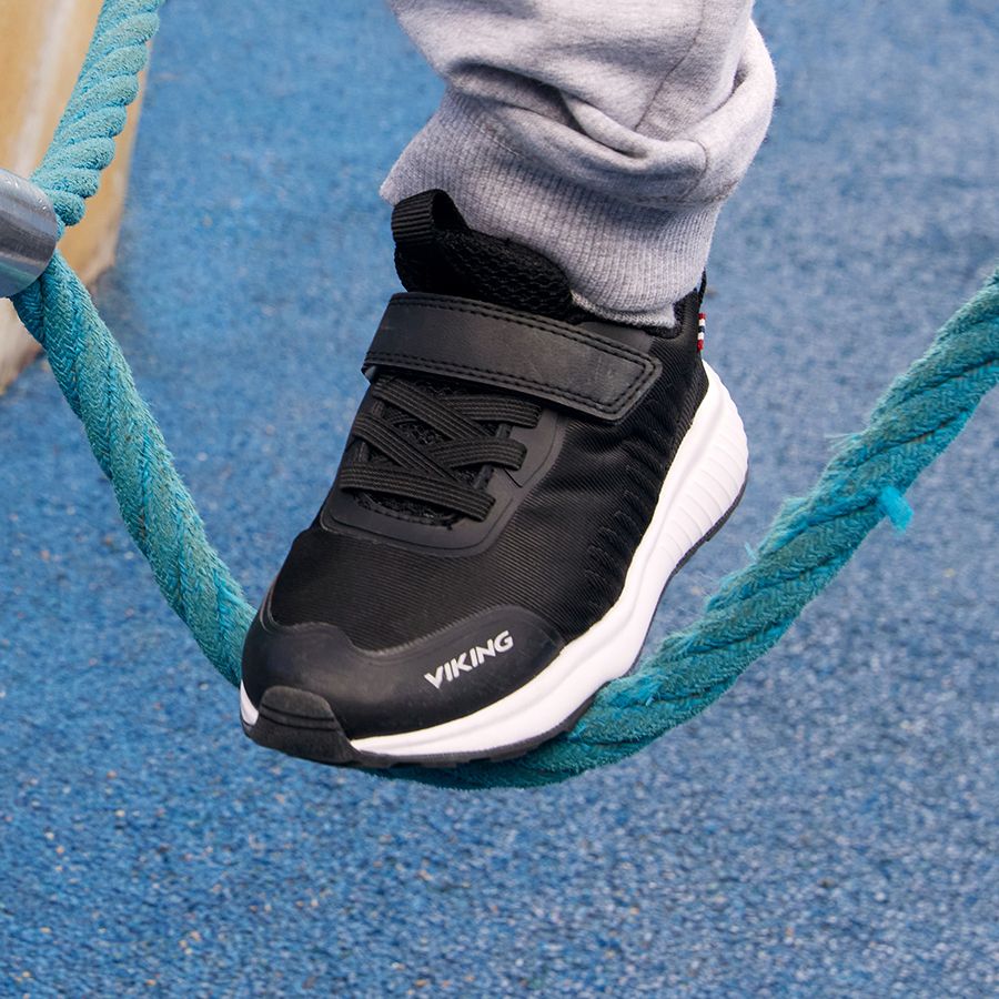 Black VIKING GORE-TEX Halbschuh AERY TAU LOW GTX, waterproof and durable outdoor shoe