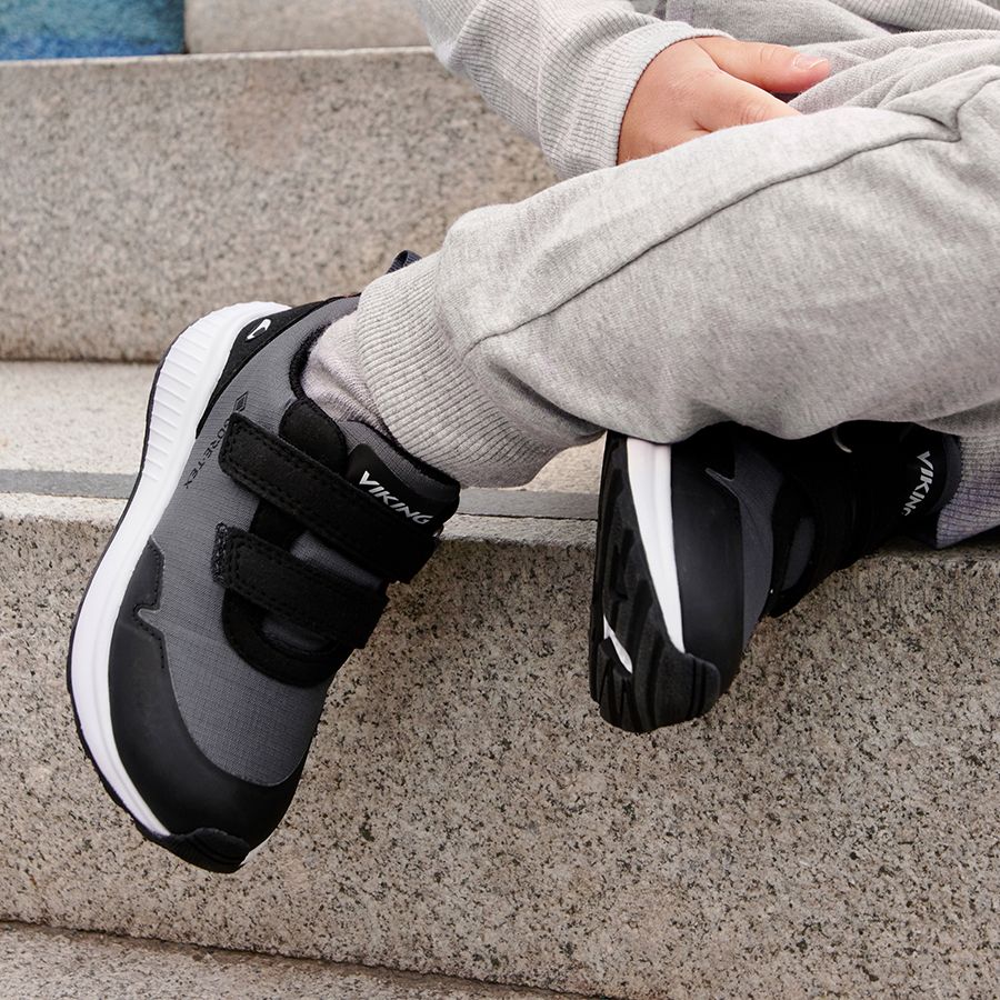 Close-up of the durable and waterproof Viking Gore-Tex Halbschuh AERY TRACK LOW GTX - schwarz