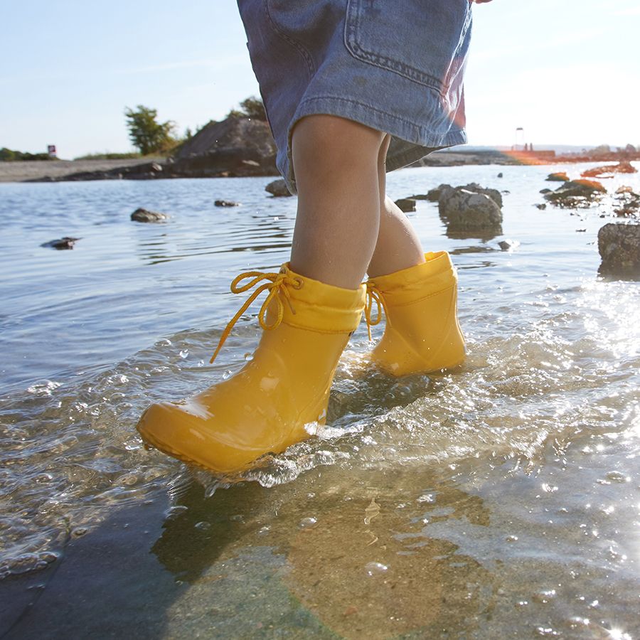 Comfortable and stylish dark blue VIKING rubber boots for all weather conditions