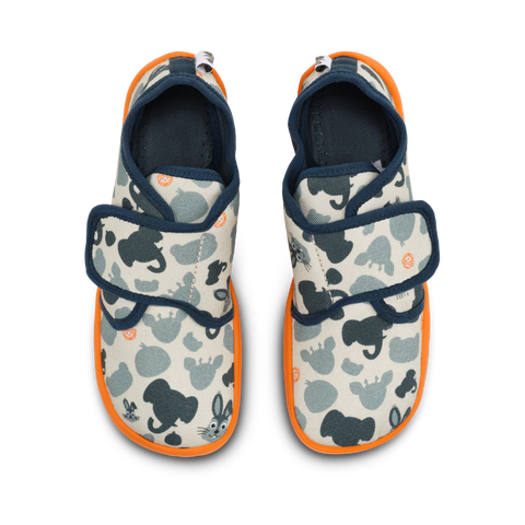 Kuscheliger Hausschuh aus umweltfreundlicher Baumwolle mit süßem Hasen-Print