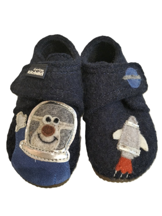 LIVING KITZBÜHEL Hausschuh 3215-590 - dunkelblau / Kosmonaut cozy and stylish indoor slippers in dark blue with kosmonaut design