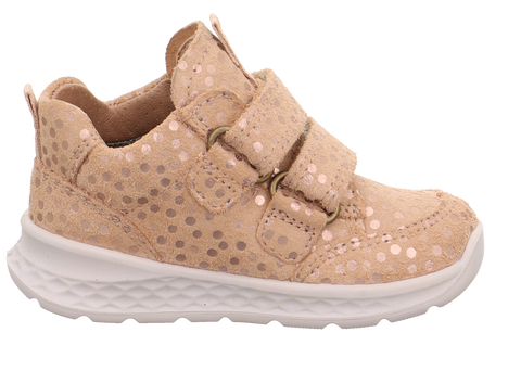 Seitenansicht eines beigen SUPERFIT Halbschuh BREEZE 369-401 mit Glitzerpunkten und weißer Sohle.