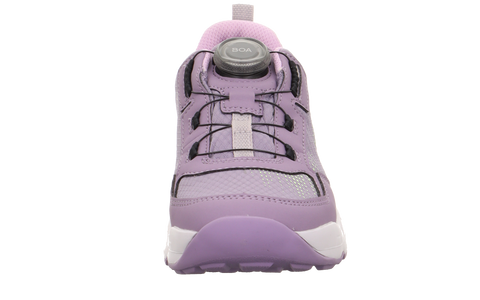 Vorderansicht des SUPERFIT GORE-TEX BOA Halbschuhs in Flieder, BOA-Verschluss und weiße Sohle.