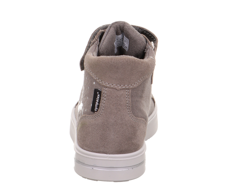 Rückansicht eines SUPERFIT SYMPA-TEX Knöchelschuh Stella 811-250 in Beige mit weißer Sohle
