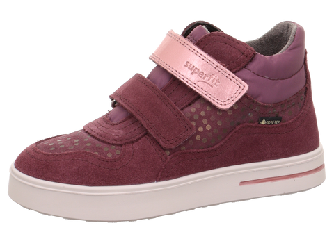 Seitenansicht des SUPERFIT Schuhe Modell STELLA 816-500 in Beere/Rosa; pinker Klettverschluss, Gore-Tex.