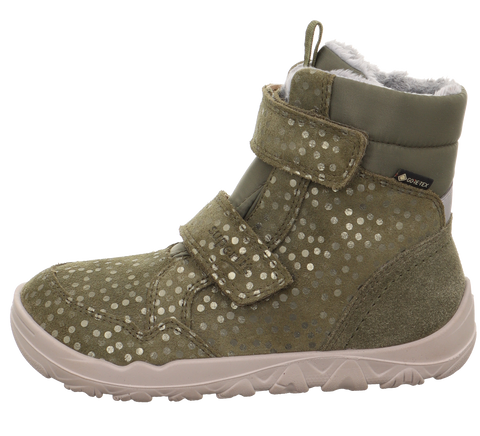 Detailaufnahme: olivgrüner SUPERFIT WALDERI Stiefel mit weißen Punkten, Klettverschluss, Fellfutter, GORE-TEX-Label
