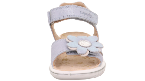  Leichte und rutschfeste Sohle für sicheren Halt und Komfort 