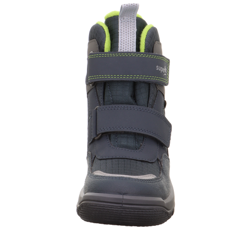Vorderansicht des SUPERFIT Stiefel Mars 9072-802; dunkelblaues Obermaterial, grüne Ziernähte, grauer Klettverschluss