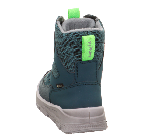 Rückansicht des SUPERFIT Stiefels MARS 9081-701 in petrol/neongrün; Mesh-Obermaterial, Gore-Tex-Abzeichen, weiße Sohle.