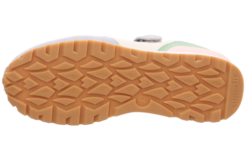 Unteransicht der Sohle eines SUPERFIT Halbschuhs DASH 9562-100; gumfarbige Profilsohle mit Muster; pastellfarbige Oberseite sichtbar