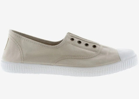  Beige Slip-On-Sneaker aus der VICTORIA Kollektion mit der Modellnummer 106623 