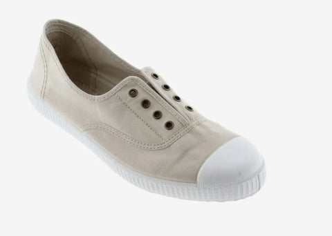 VICTORIA Slip-On-Sneaker HIELO 106623 - beige - Bequeme beige Slip-On-Sneaker mit der Produktbezeichnung VICTORIA Slip-On-Sneaker HIELO 106623 in der Farbe HIELO