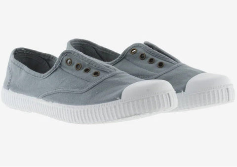 Graublauer Slip-On-Sneaker VICTORIA ATLANTICO 106623 mit glänzenden Elementen
