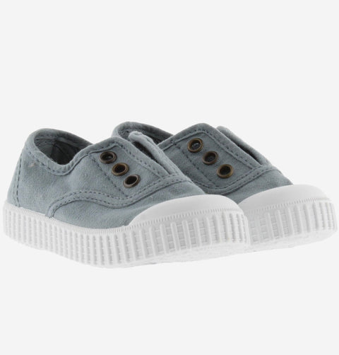 VICTORIA Slip-On-Sneaker ATLANTICO 106627 in rauchblau, a stylish and comfortable slip-on sneaker