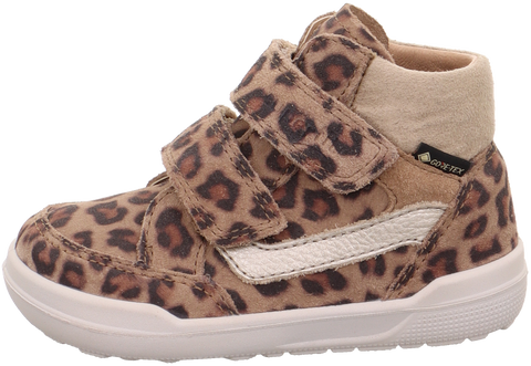 Seitenansicht eines SUPERFIT Gore-Tex Knöchelschuhs im Leopardenprint mit Klettverschluss.