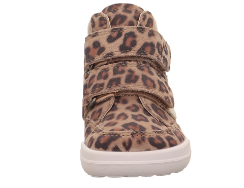 Rückansicht eines Leoparden-Knöchelschuhs mit Klettverschluss und weißer Sohle.