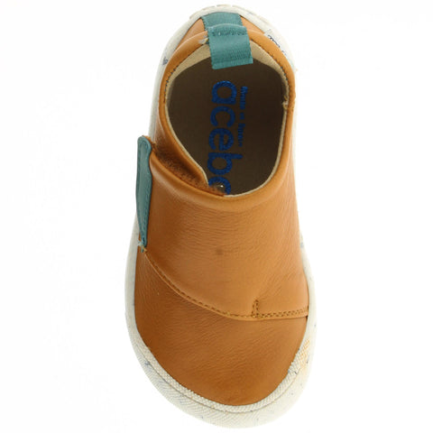 Detail shot of ACEBO'S Barfuß Halbschuh 1376 VE - cognac / petrol, showcasing its unique and stylish design