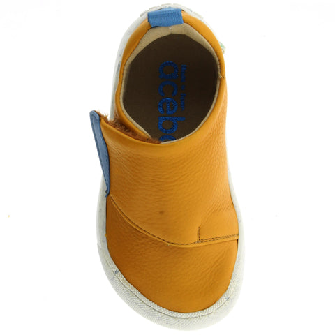  Flexible and durable half shoe for natural walking experience