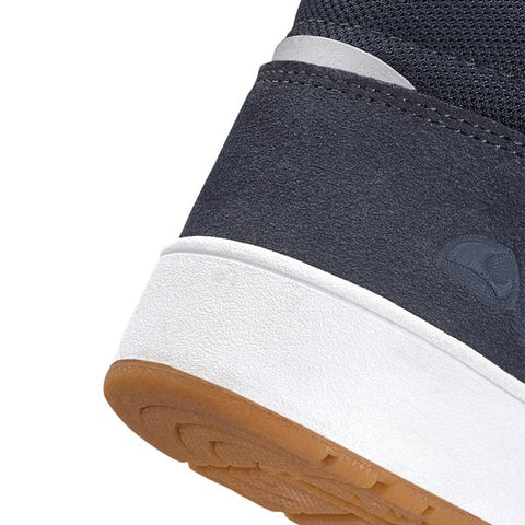 Navyfarbener VIKING EAGLE MID WARM GTX Knöchelschuh mit herausnehmbarer Wollinnensohle, wasserdichtem Gore-Tex-Material und robustem Veloursleder-Design