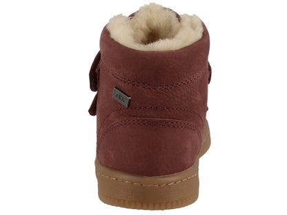 Detailaufnahme der Sohlenstruktur des barfußgeeigneten Schuhs, die Flexibilität und Bodengefühl fördert