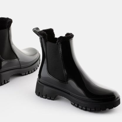 Vorderansicht der wasserfesten Gummistiefel COLDEN BLACK in Schwarz für Damen