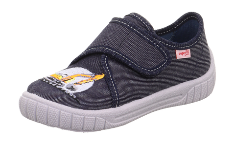 Schuhe: SUPERFIT Hausschuh BILL 278-810 in Denim, Klettverschluss, weiße Sohle, pinkes Label seitlich, Jeans-Optik