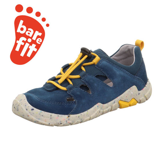 Close-up image of the SUPERFIT Halbsandale Barfußschuh TRACE 6037-80, a stylish and comfortable barefoot sandal with a durable and flexible design, perfect for outdoor activities and everyday wear