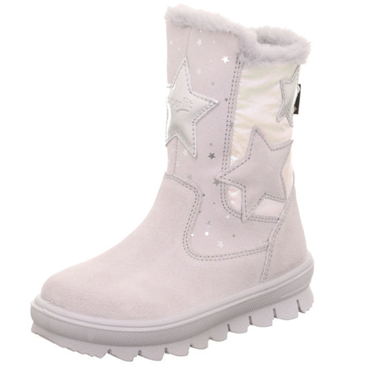 Detaillierte Nahaufnahme der SUPERFIT GORE-TEX Stiefel Flavia in hellgrau, zeigt wasserdichte Verarbeitung und bequemen Sitz