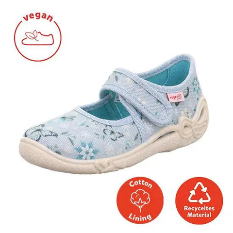 Seitenansicht des SUPERFIT Schuhe Modell BELINDA 288-842, hellblaues Obermaterial mit Muster, Klettverschluss.