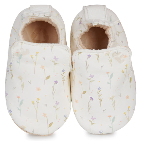 EASY PEASY PreWalker MY BLU ALZ31A-49 - cremé / Blümchen baby shoes on a white background with floral design