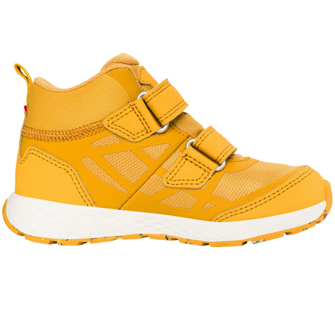 Detail of the waterproof and breathable GORE-TEX material on the VIKING Halbschuh