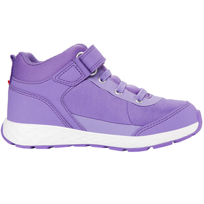  Close-up of VIKING GORE-TEX Halbschuh FUN MID GTX - violet sole and traction 