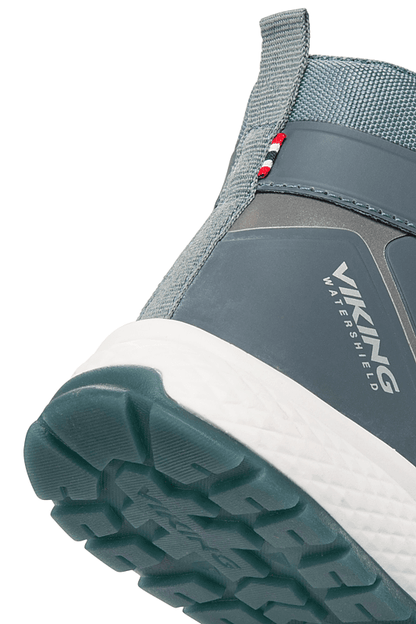 Leichter, wetterfester Knöchelschuh VIKING TEX EQUIP GLOW WP 2V in hellgrau, geeignet für vielfältige Outdoor-Aktivitäten