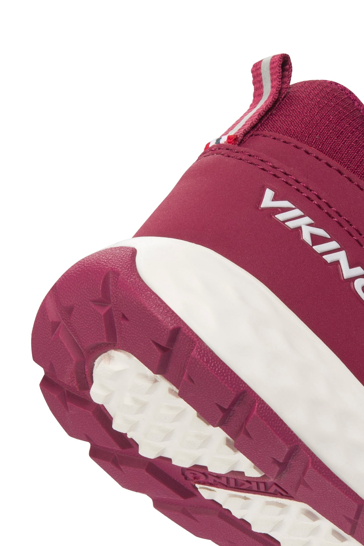 Langlebiger Halbschuh in Beerefarbe mit wasserdichter Gore-Tex-Ausstattung von VIKING