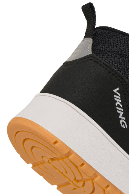 Schwarzer VIKING GORE-TEX Knöchelschuh EPIC MID GTX 1V, ideal für Outdoor-Aktivitäten bei jedem Wetter