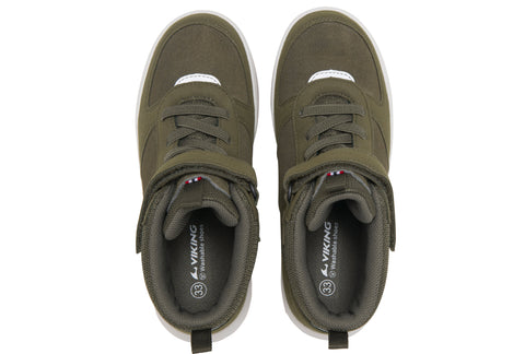 Seitenansicht des wetterfesten VIKING GORE-TEX Knöchelschuhs in Oliv, geeignet für anspruchsvolle Outdoor-Einsätze