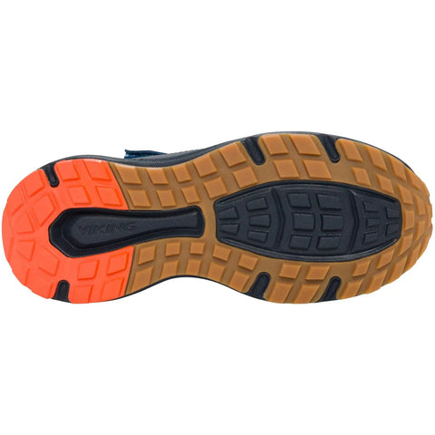 Unteransicht der Sohle eines VIKING TEX Knöchelschuh FLOW MID WP 1V in Blau; orange-braune Profilbereiche.