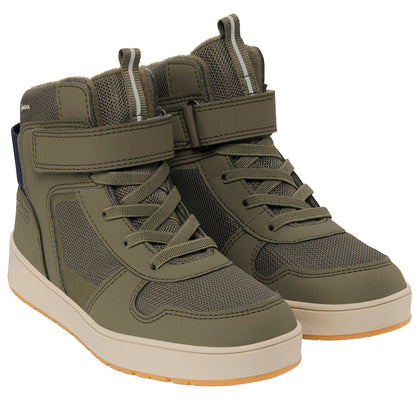 VIKING GORE-TEX Knöchelschuh JACK MID WARM GTX im Einsatz bei winterlichen Wetterbedingungen, mit warm gefüttertem Innenraum